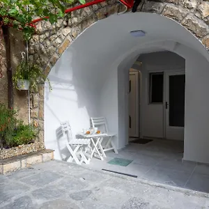 https://apartment-gaviota-krk.primorje-gorskikotar.com